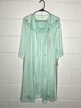 < NWT Vintage Shadowline Mint Colored Nightgown Set >